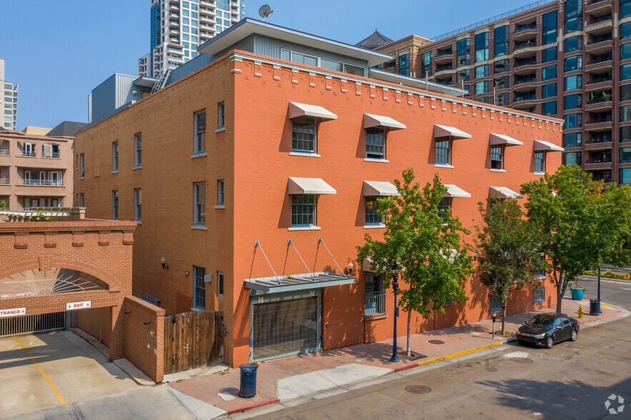 More Photos Of 448 W Market St, San Diego Office For Lease