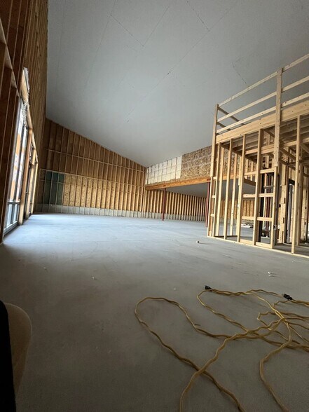 More Photos Of 1425 S Burr St, Mitchell General Retail For Lease