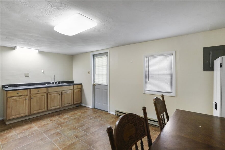 More Photos Of 341 Frederick St, Cumberland Apartments For Sale