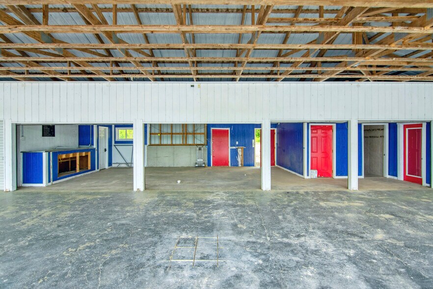 More Photos Of 27485 Cross Ln, Barnett Restaurant For Sale