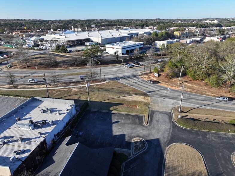 More Photos Of 2536 Weems Rd, Columbus Office For Lease