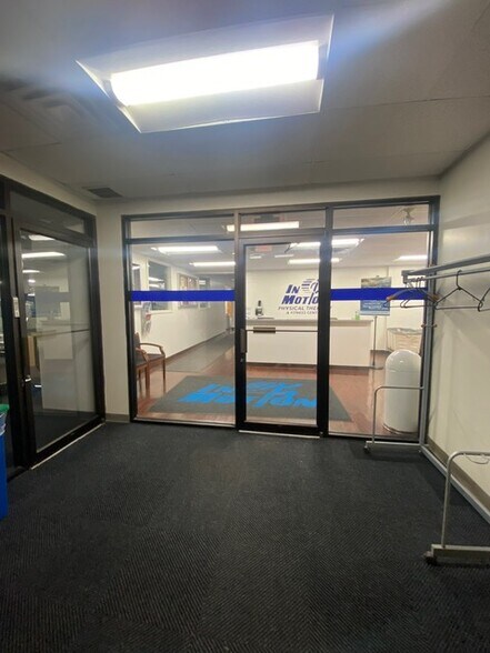 More Photos Of 20 Country Club Dr, Downingtown Medical For Lease