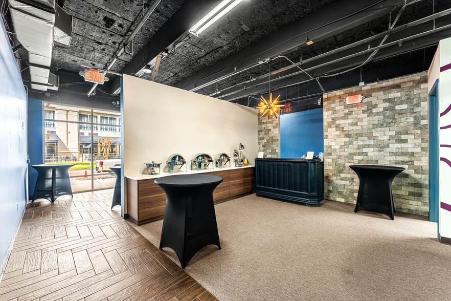 More Photos Of 101 S Eola Dr, Orlando Apartments For Sale