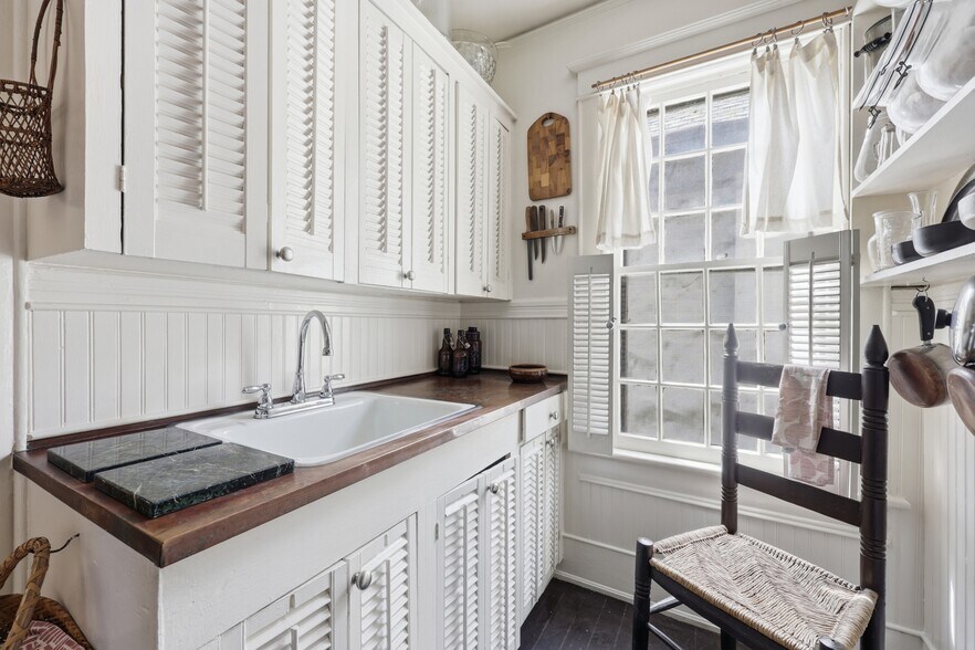 More Photos Of 50 Charlotte St, Saint Augustine Storefront Retail Office For Sale