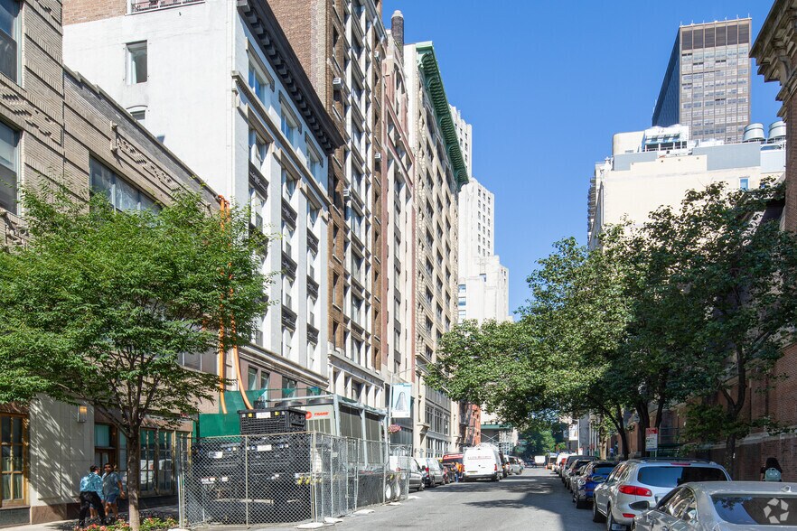 More Photos Of 114 E 25th St, New York Office For Lease