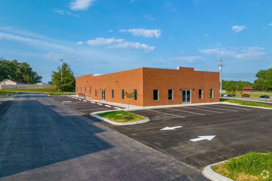 More Photos Of 101 Otis Smith Dr, Clarksville Medical For Lease