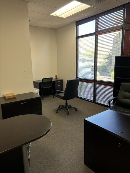 More Photos Of 20325 N 51st Ave, Glendale Office For Sale