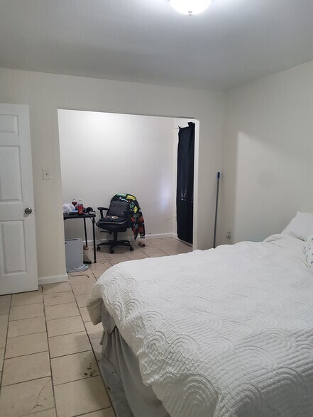 More Photos Of 2295 Candlewyck Cir, Memphis Apartments For Sale