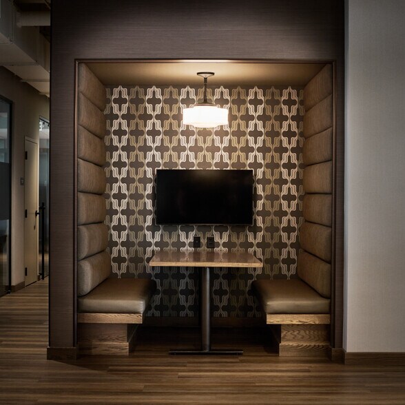 More Photos Of 1440 N Edgewood St, Arlington Coworking Space