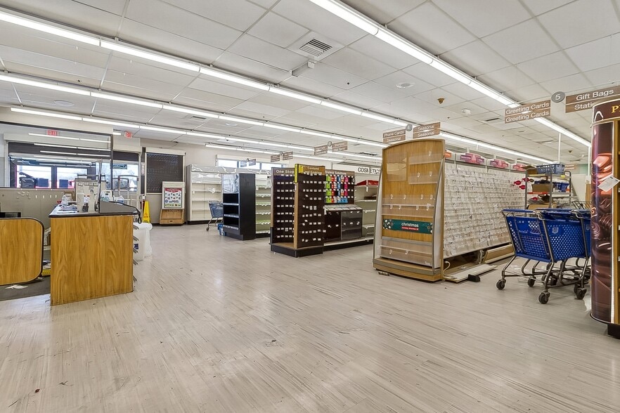 More Photos Of 277 Fairfield Ave, Waterbury Freestanding For Lease