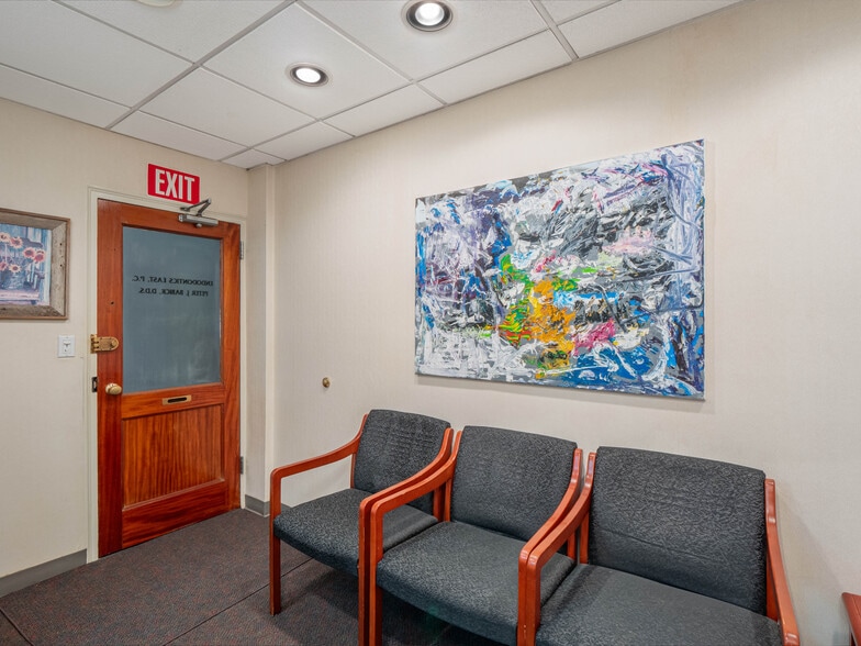 More Photos Of 121 E 60th St, New York Medical For Lease