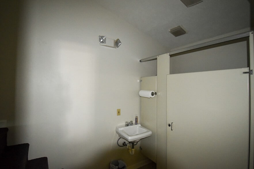 More Photos Of 65 Highland Ave, Lancaster Religious Facility For Sale