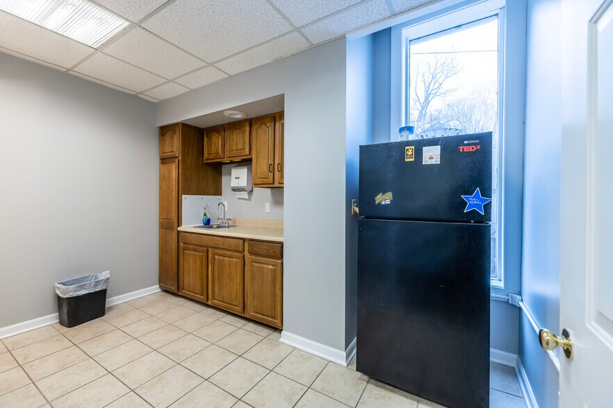 More Photos Of 2 W Main St, Victor Storefront Retail Office For Lease