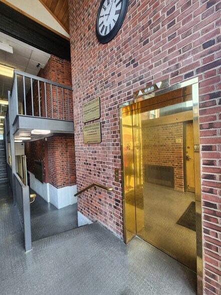 More Photos Of 385 Main St, West Haven Medical For Lease