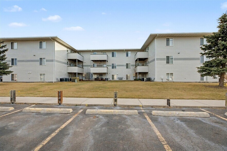 More Photos Of 305 46th St N, Great Falls Apartments For Sale