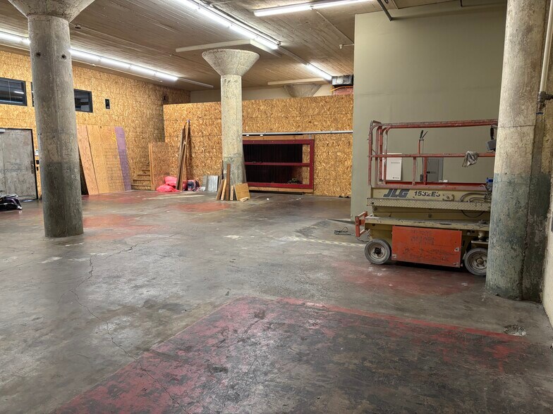 More Photos Of 437 SE Martin Luther King Jr Blvd, Portland Light Manufacturing For Lease