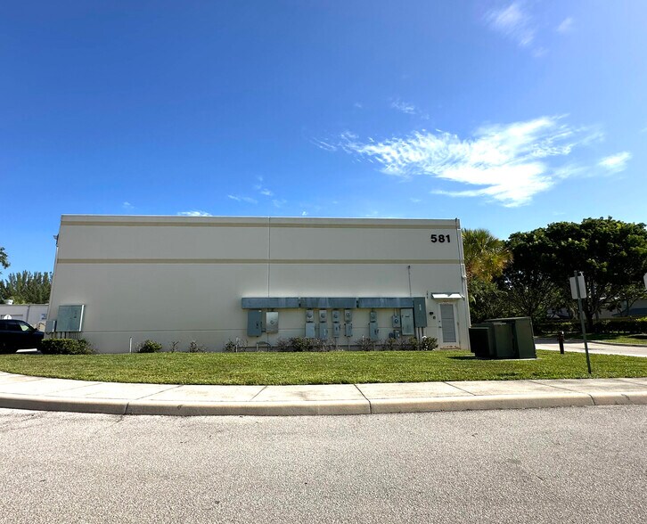 More Photos Of 581 105th Ave N, West Palm Beach Light Distribution For Sale