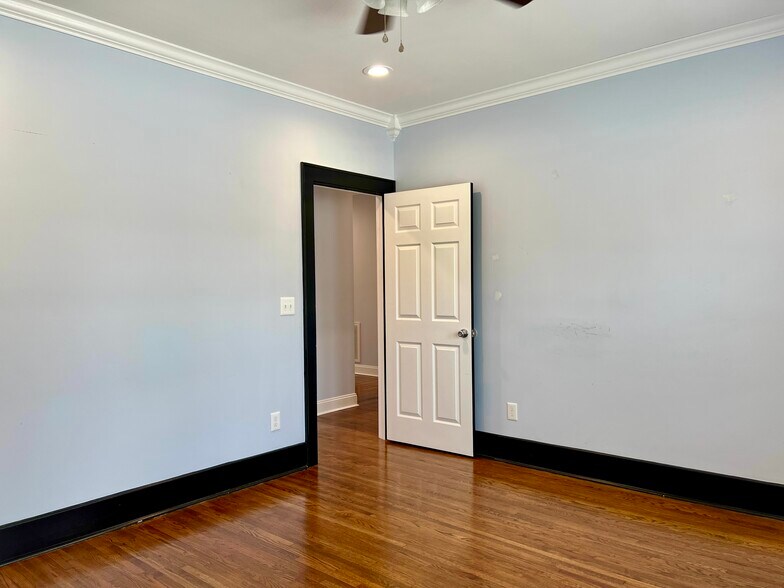 More Photos Of 103 N High St, Franklin Office Residential For Sale