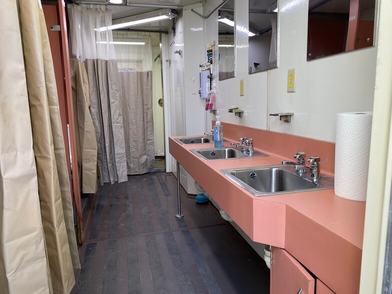 More Photos Of 9049 Industrial Blvd NE, Leland Service For Lease