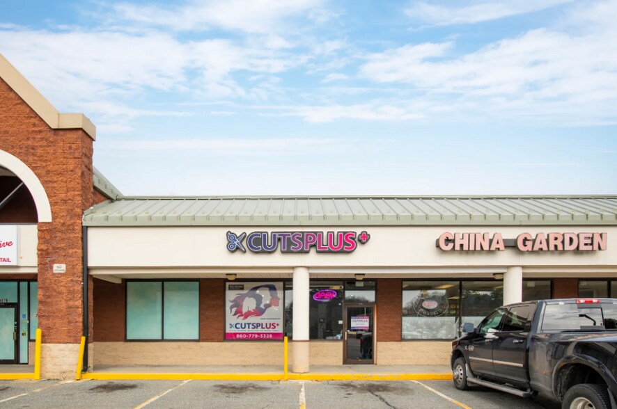More Photos Of 1050-1078 N Main St, Dayville Freestanding For Lease
