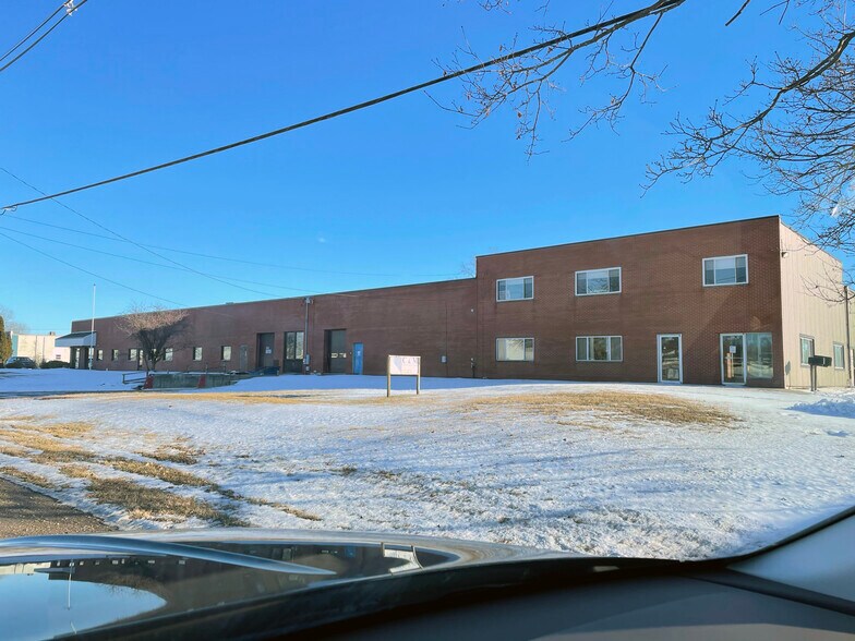 More Photos Of 127-129 Industrial Ave, Coldwater Manufacturing For Lease