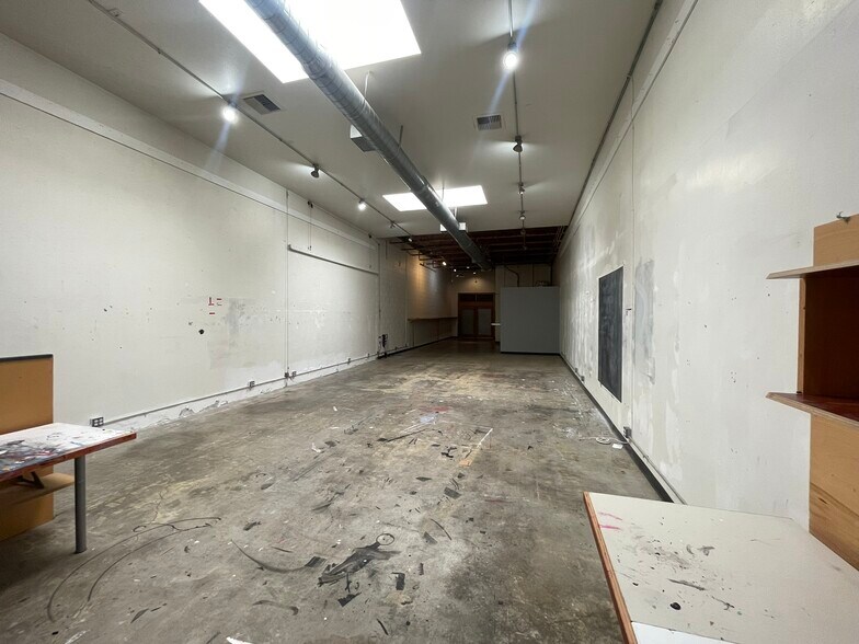 More Photos Of 1653 Stanford St, Santa Monica Warehouse For Lease