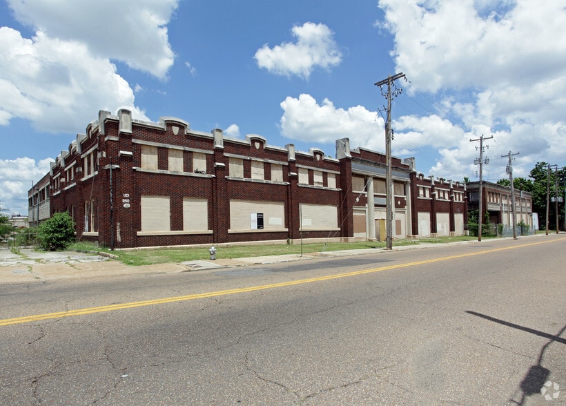 Primary Photo Of 690 Linden Ave, Memphis Warehouse For Sale