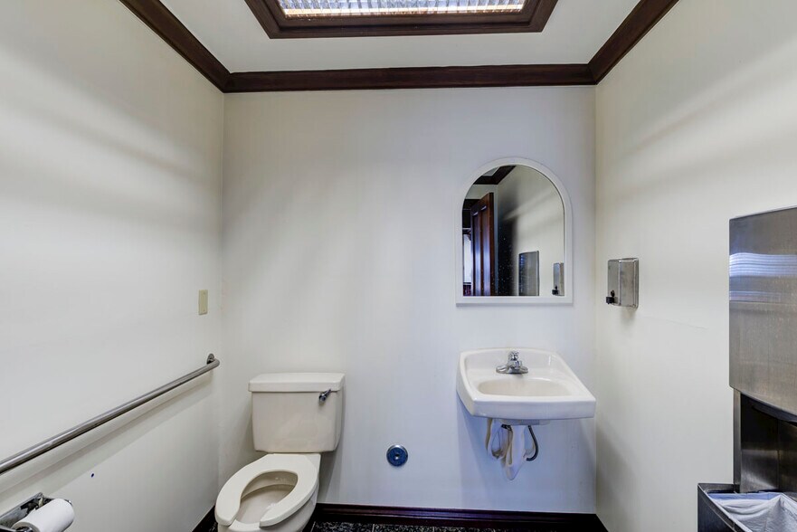 More Photos Of 2449 S El Camino Real, San Clemente Storefront Retail Office For Sale