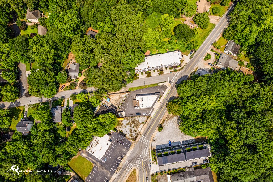 More Photos Of 845 Flat Shoals Rd, Atlanta Freestanding For Sale