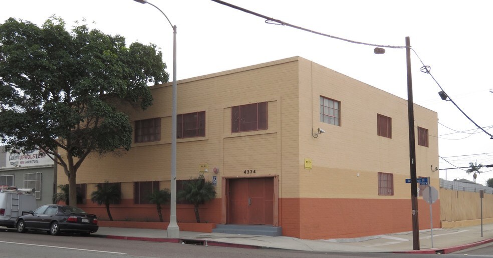 More Photos Of 4324 W Jefferson Blvd, Los Angeles Research And Development For Lease