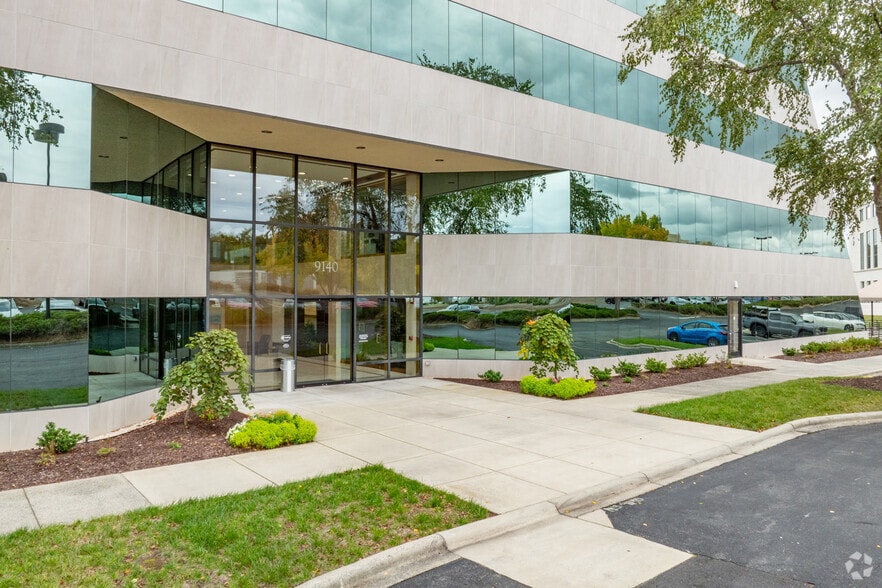 More Photos Of 9140 Arrowpoint Blvd, Charlotte Office For Sale