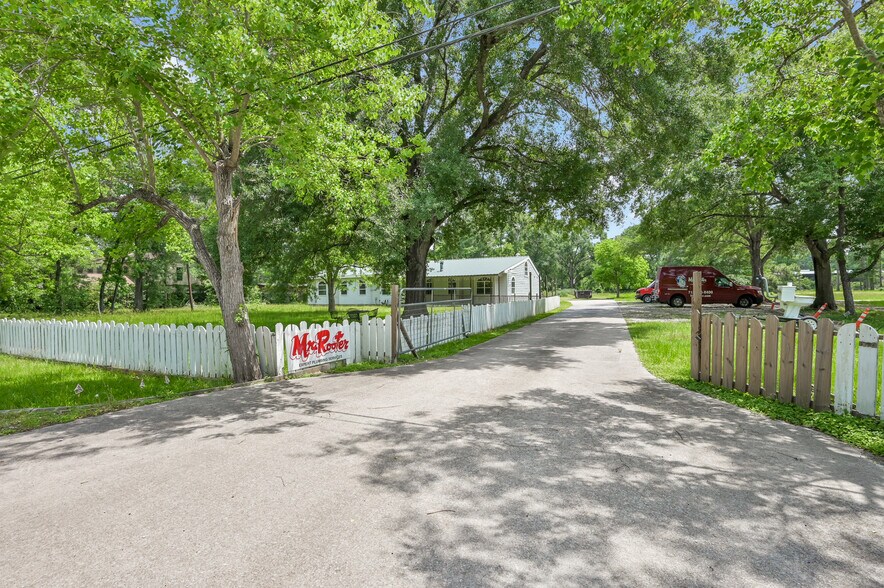 More Photos Of 22830 Fritz Ln, Spring Office For Sale