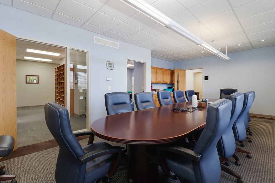 More Photos Of 407 Detroit Ave, Bloomington Office For Sale