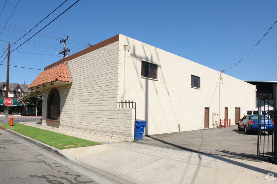More Photos Of 200-204 N Victory Blvd, Burbank Freestanding For Lease