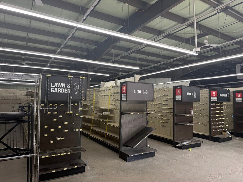 More Photos Of 262 US ROUTE 1, Freeport Light Manufacturing For Lease