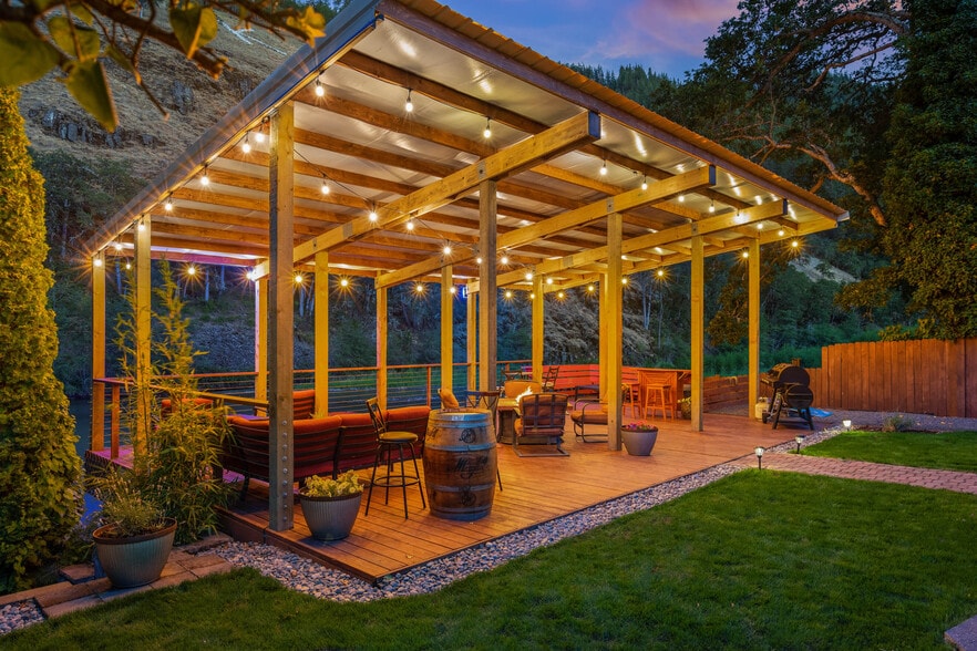 More Photos Of 218 2nd St, Klickitat Hotel For Sale