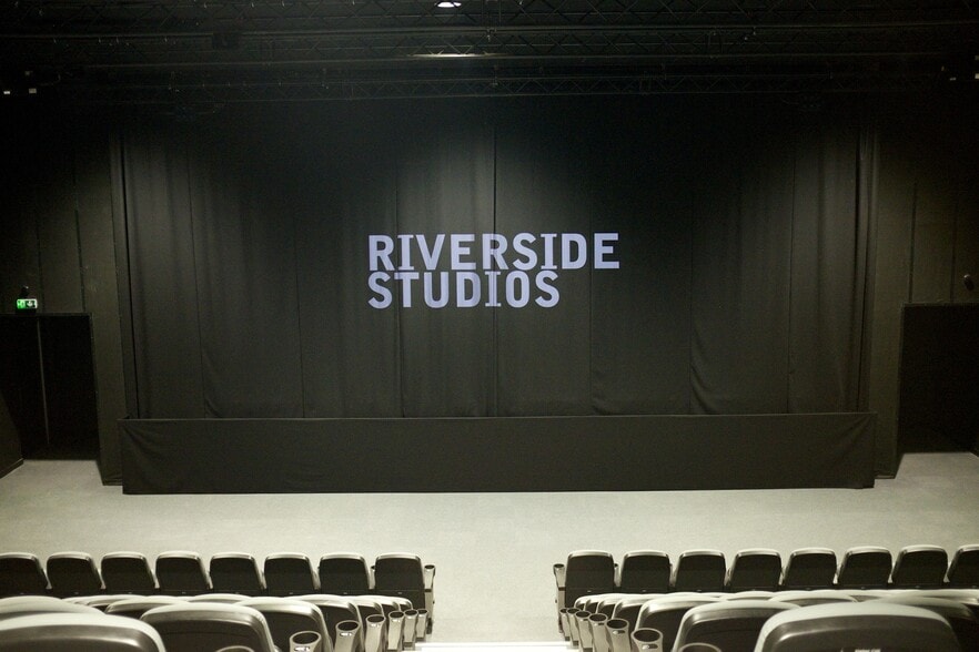 More Photos Of 101 Queen Caroline St, London Movie Radio TVStudio For Lease