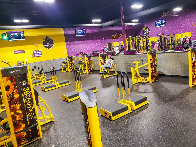 More Photos Of 1050-1056 S Bishop Ave, Rolla Storefront For Sale