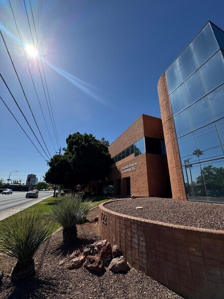 More Photos Of 722 E Osborn Rd, Phoenix Office For Lease