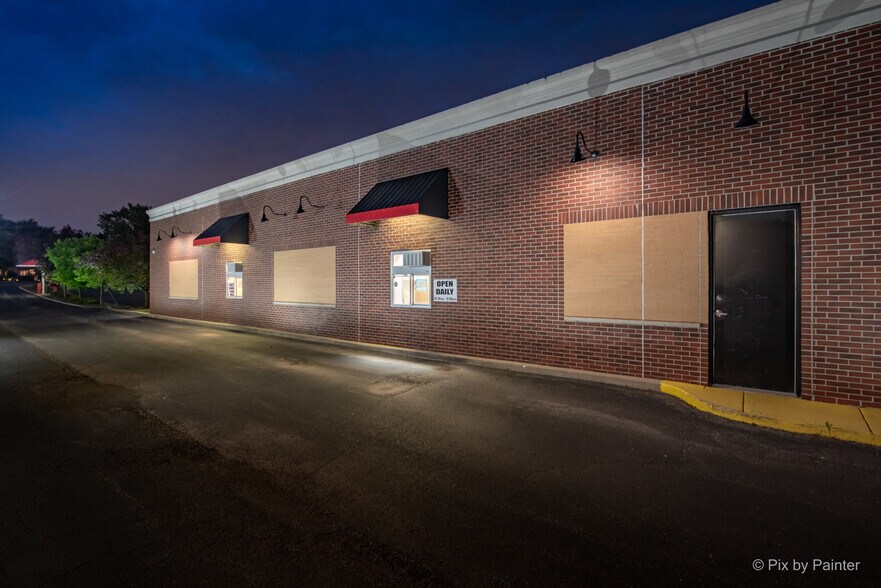 More Photos Of 551 S 8th St, West Dundee Restaurant For Sale