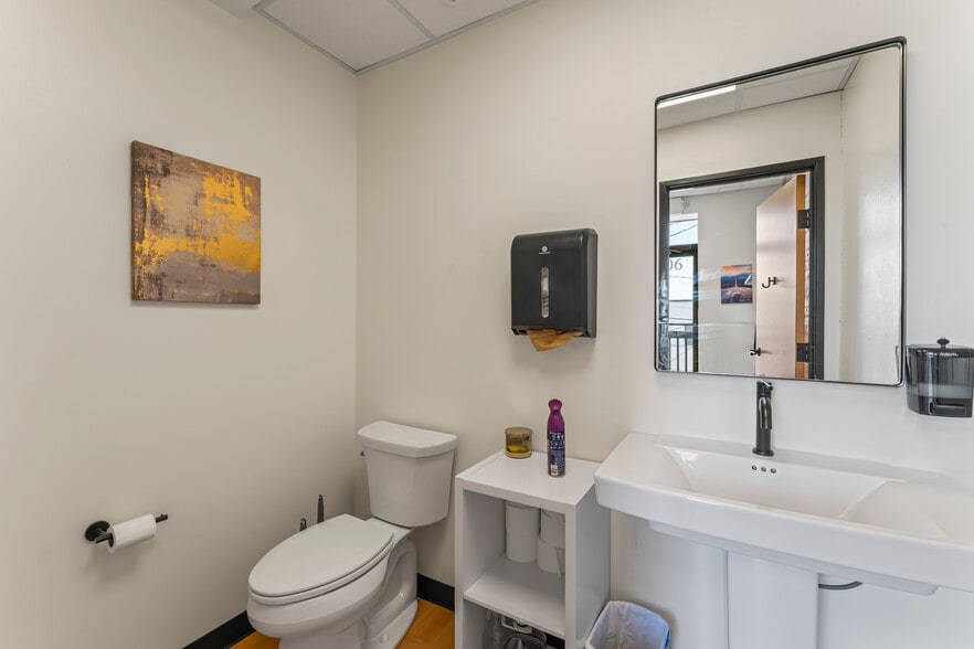 More Photos Of 108 N Arendell Ave, Zebulon Office For Sale