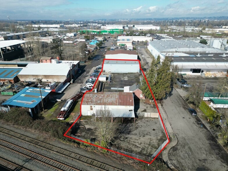 More Photos Of 8237 N Congress Ave, Portland Warehouse For Lease