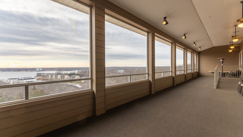 More Photos Of 4466 Horseshoe Bend Pky, Village Of Four Seasons General Retail For Sale