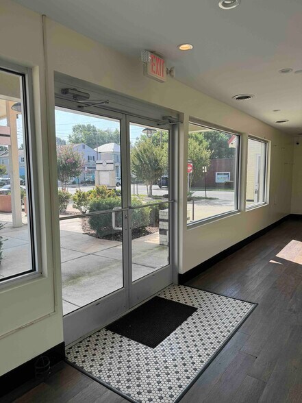 More Photos Of 1600 Princess Anne St, Fredericksburg Storefront Retail Office For Sale