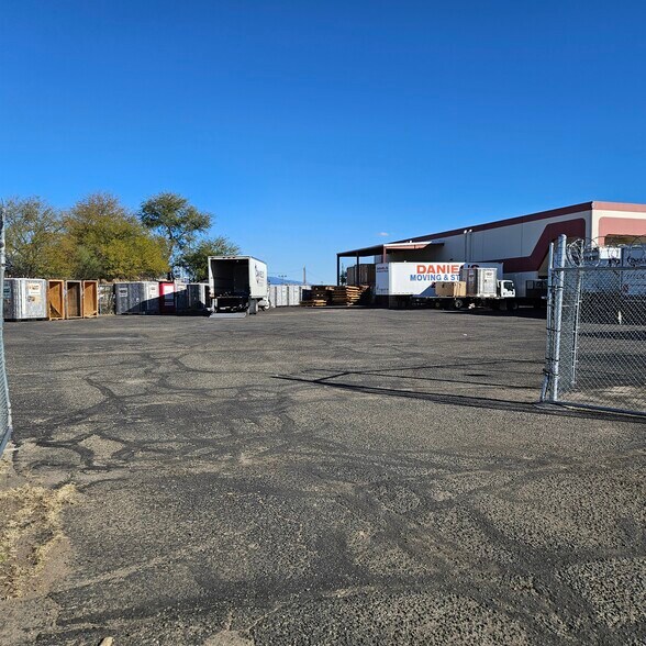 More Photos Of 3131-3139 S Dodge Blvd, Tucson Warehouse For Lease