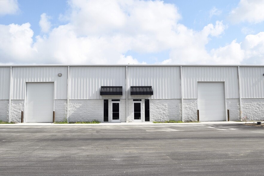 More Photos Of 137 Atlantic Dr, Maitland Warehouse For Lease