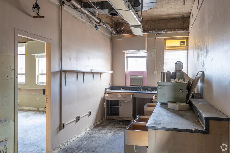 More Photos Of 101 Broad St, Ashland Hospital For Sale