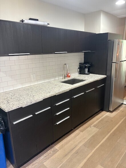 More Photos Of 2312 Boston St, Baltimore Storefront Retail Office For Lease