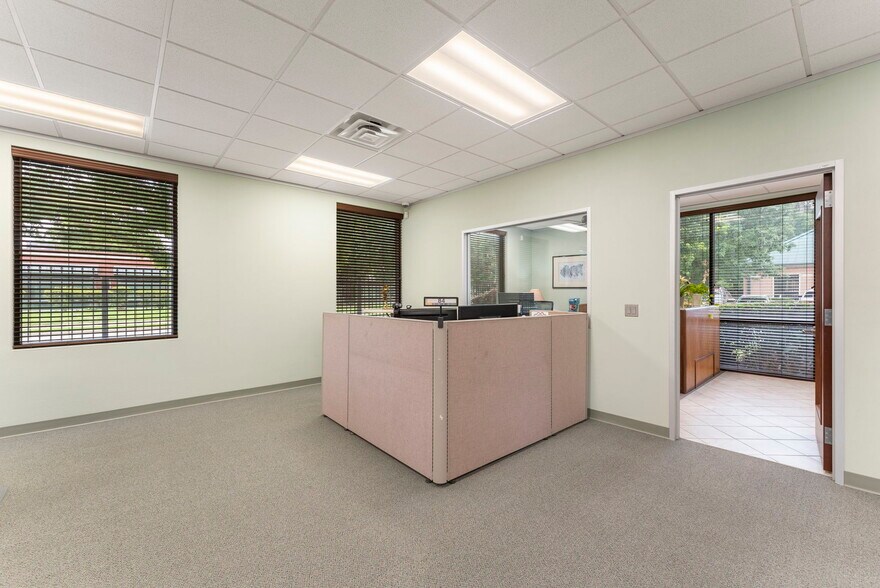 More Photos Of 1125 Cypress Station Dr, Houston Medical For Sale