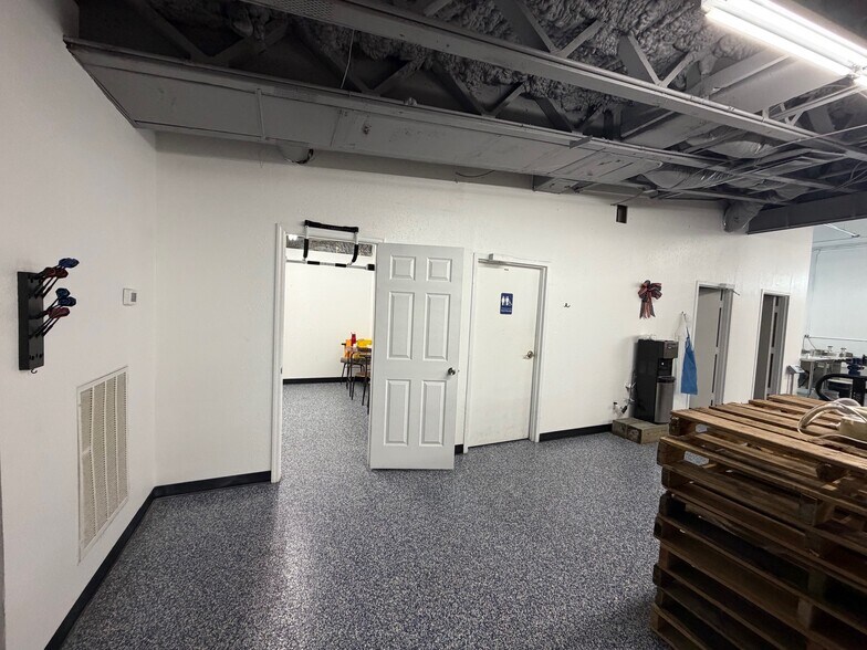 More Photos Of 6520 Fort King Rd, Zephyrhills Storefront Retail Office For Lease